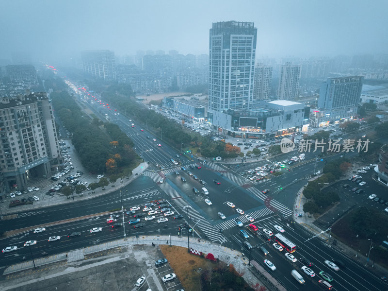 航拍雨雾天气下的昆山城镇风光