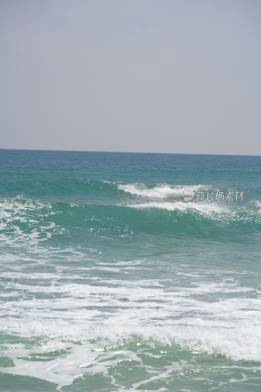 海南三亚万宁日月湾海浪