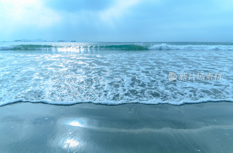 惠州双月湾旅游景区滨海沙滩海浪海景风光