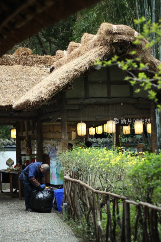 田园茅草屋古风