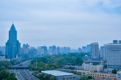 新疆乌鲁木齐红山公园看城市高楼建筑景观