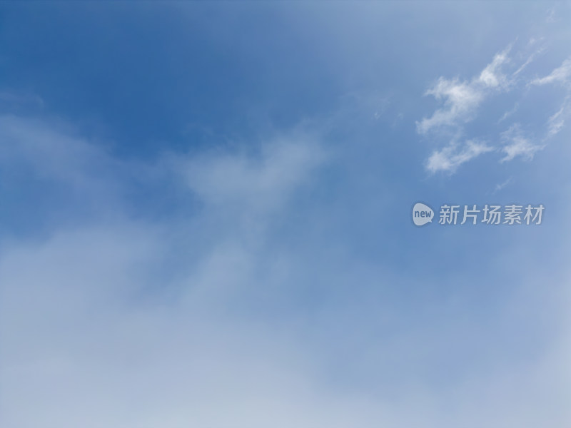 无人机高空航拍的天空