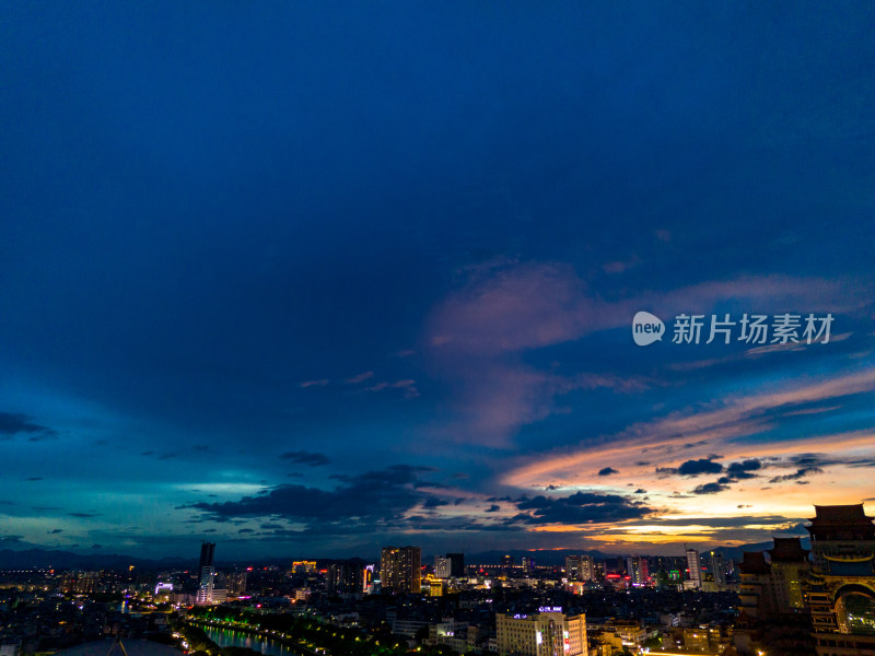 玉林晚霞夜景航拍图