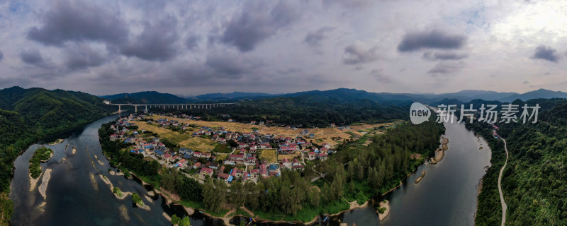 南方山川丘陵航拍全景图