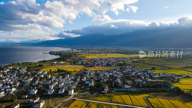 云南大理苍山洱海和万亩稻田