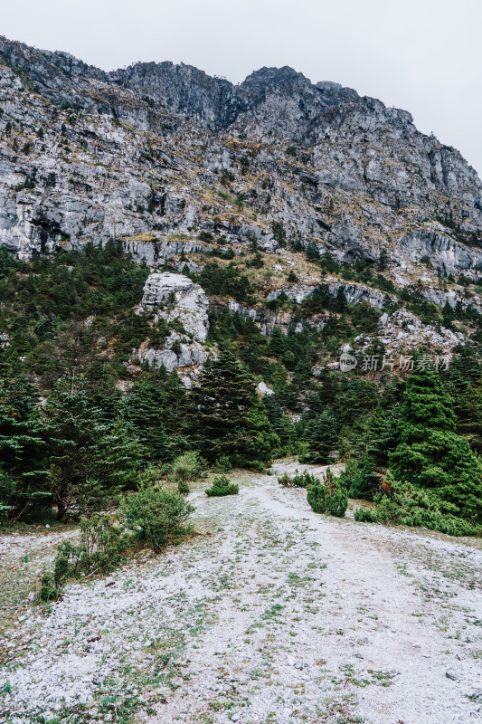 丽江玉龙雪山干河坝山脊线