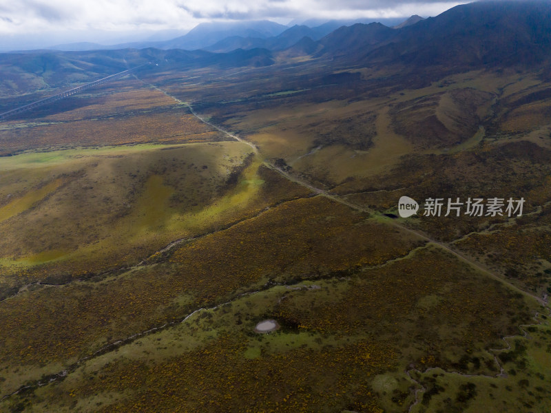 祁连山山脉航拍图