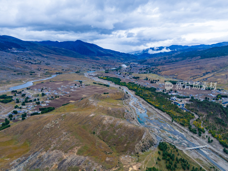 川西理塘格聂自然风景