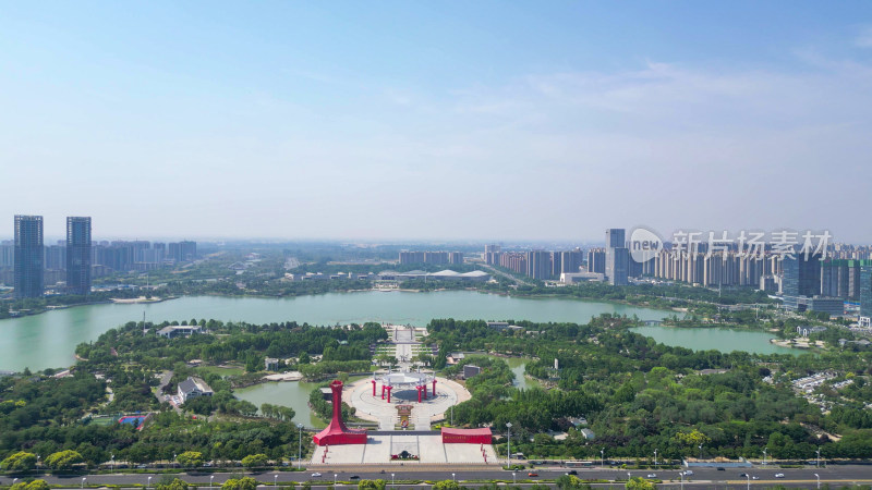 航拍河南商丘市日月湖景区