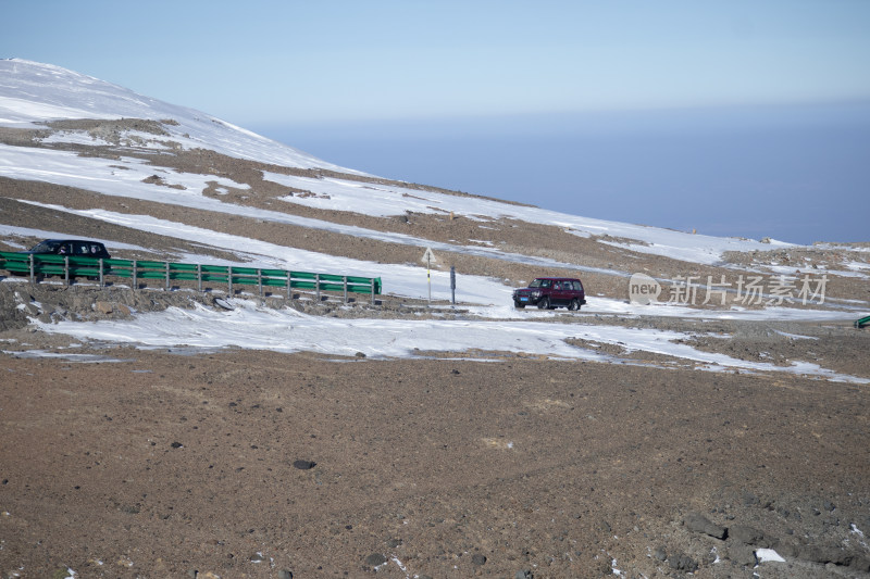 冬季长白山登山公路