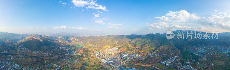 航拍云南红河州山区小镇全景图