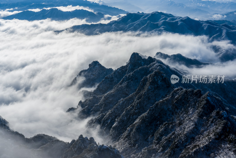 山脉大雪云海航拍辽阔高远壮观背景自然风景