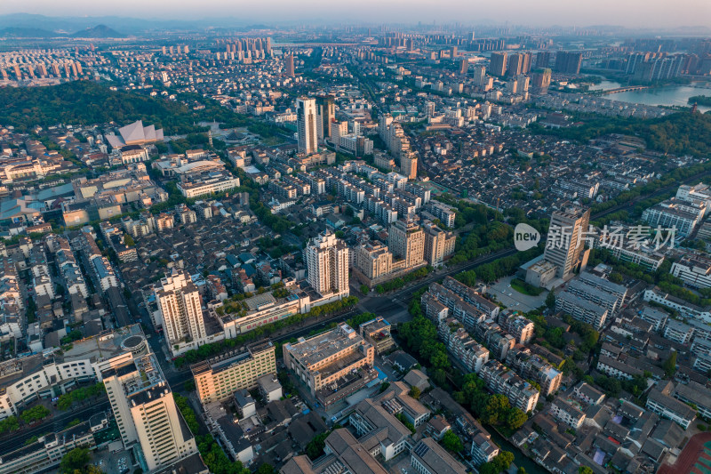 浙江绍兴城市清晨航拍摄图