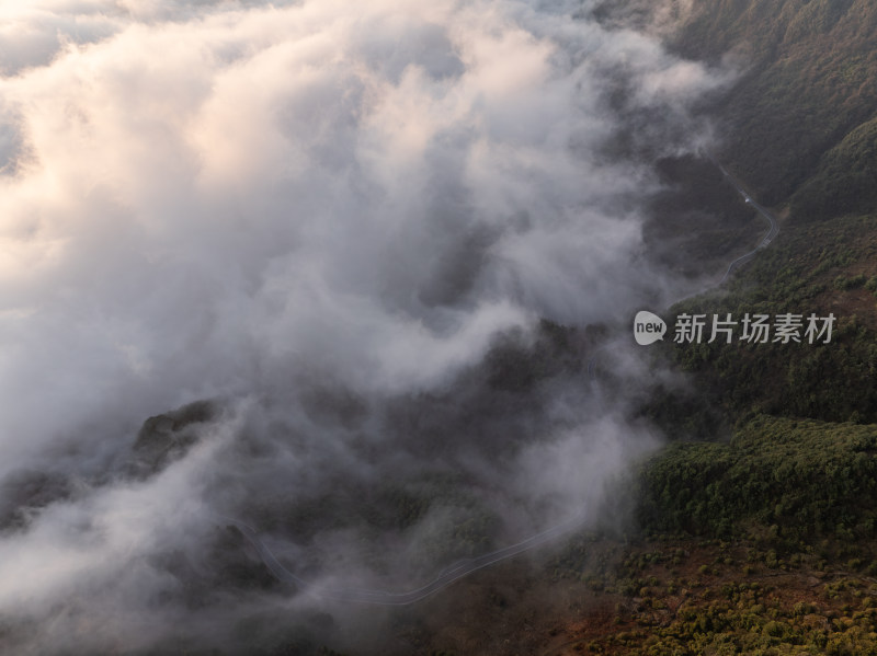 贵州六盘水坡上草原云海日出风景风光