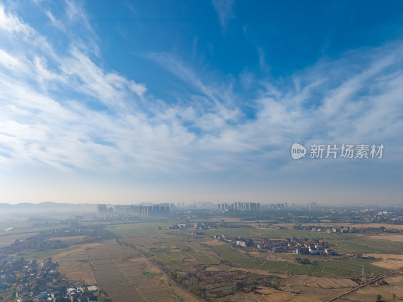 乡村田野城市远景航拍