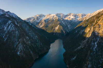 航拍九寨沟长海雪景