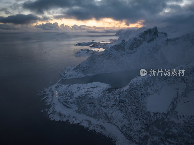 挪威罗弗敦群岛北极圈雷纳冬季雪景高空航拍