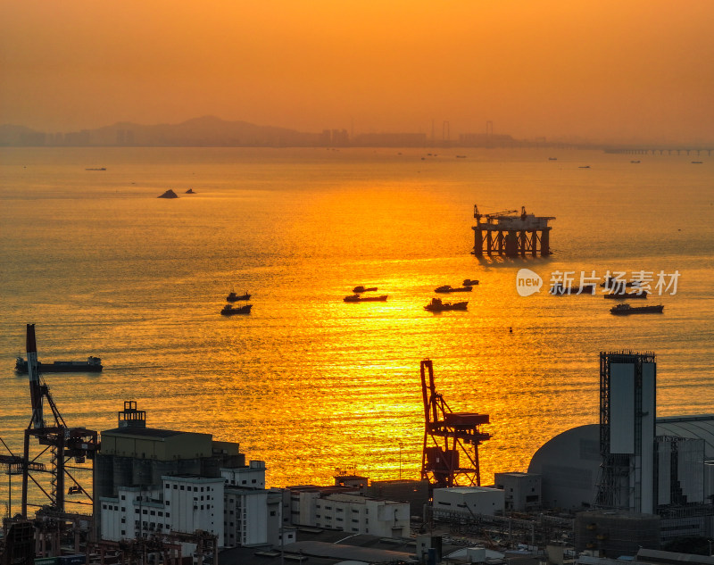 深圳蛇口港海上日落晚霞景观