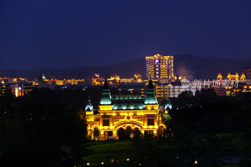 满洲里城市建筑夜景全景