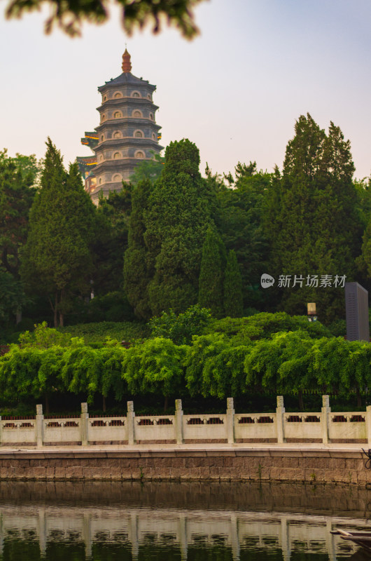 青岛湛山寺的药师塔