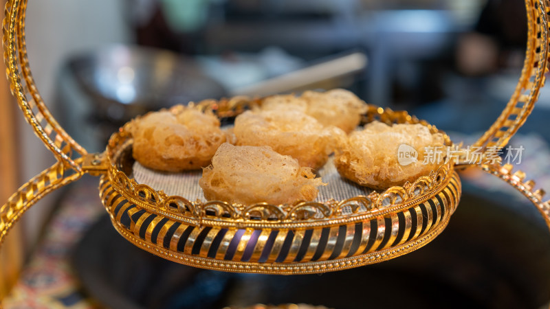 中国新疆国际大巴扎美食街的美食特写