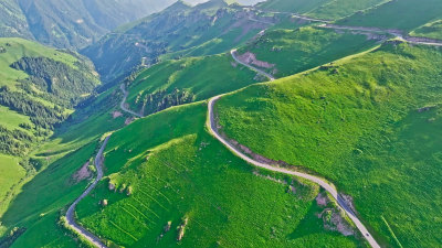 新疆天山山脉独库公路航拍