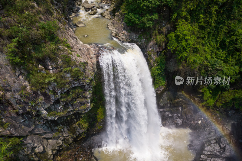 航拍莆田九鲤湖飞瀑景观