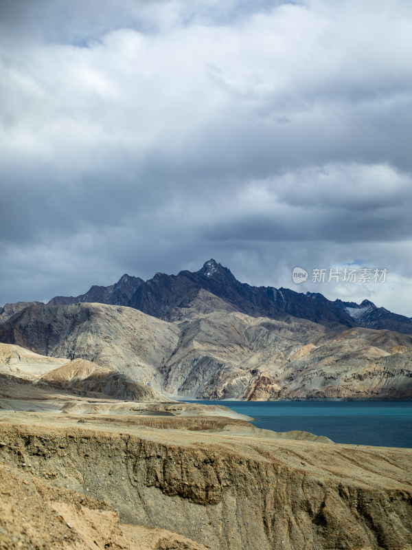 新疆塔县班迪尔湖下板地水库