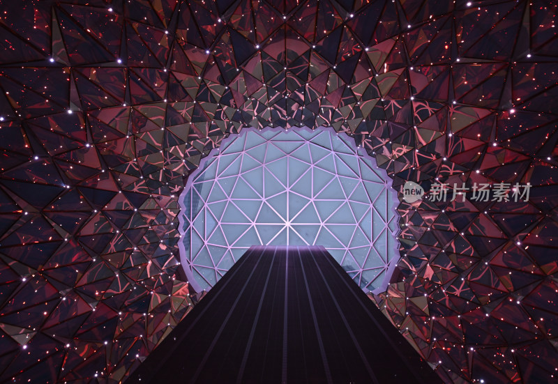 几何结构灯光艺术空间