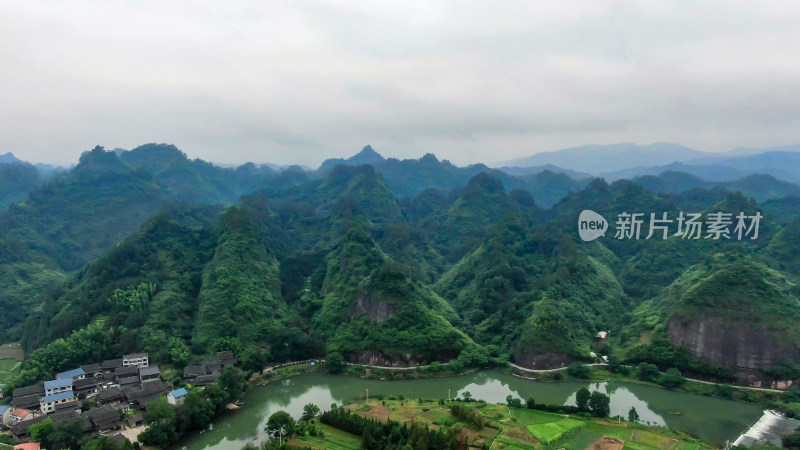 航拍湖南通道独岩公园丹霞地貌