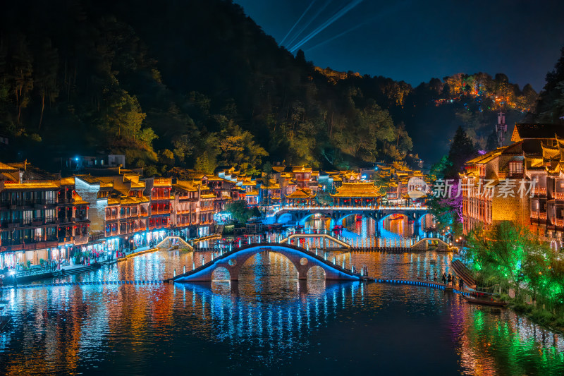 湖南湘西凤凰古城夜景