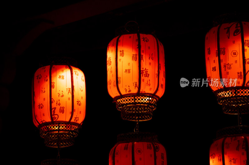 广东惠州西湖灯会上造型精致的花灯造型