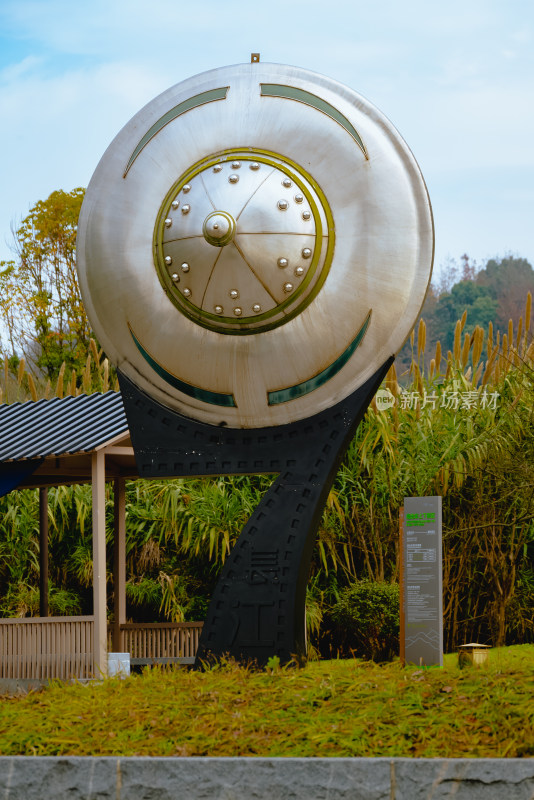 晴朗的午后，宁波东钱湖建筑风景