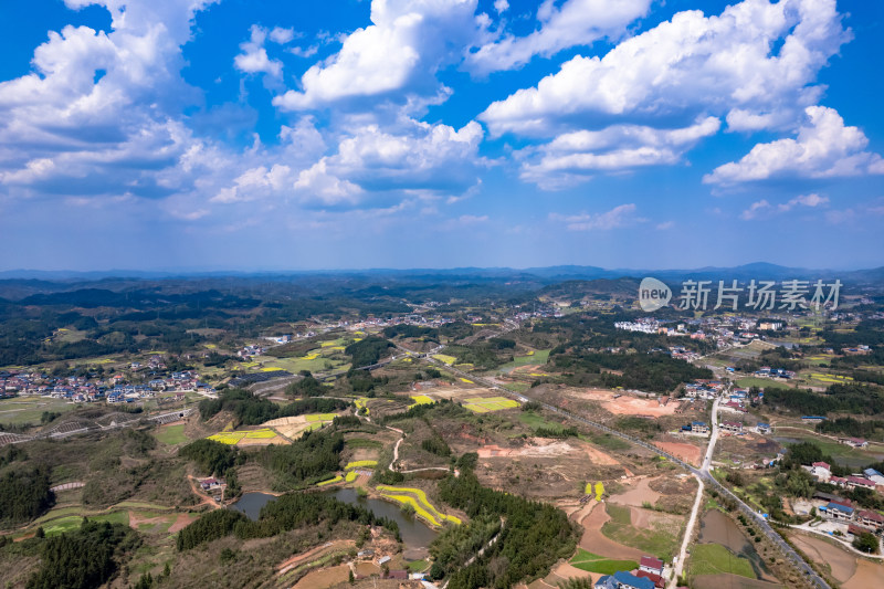 山川丘陵农田农业种植航拍图