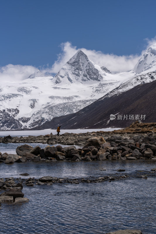 西藏那曲比如萨普神山圣山圣湖冰川壮丽景色