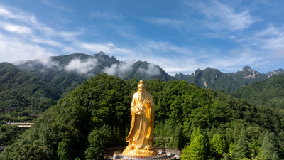 洛阳老君山景区老子雕像