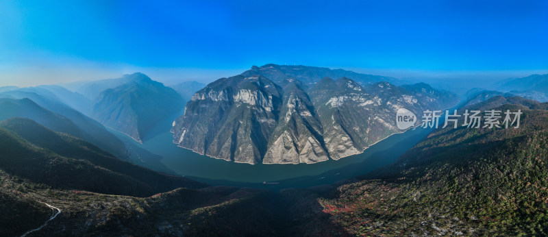 长江三峡巫峡红叶