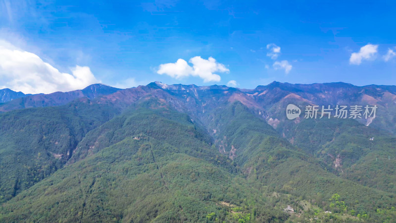 云南大理古镇苍山洱海蓝天白云旅游航拍