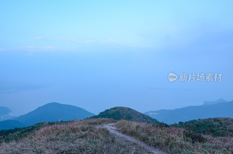 深圳大鹏半岛七娘山俯瞰海湾远山自然风光