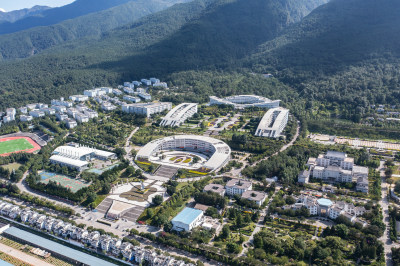 航拍中国云南大理大学风景