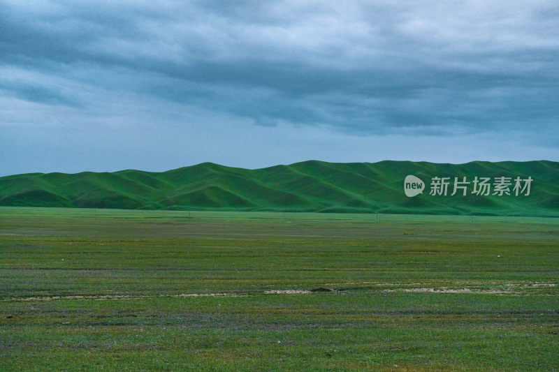 新疆内蒙大草原山脉自然风光