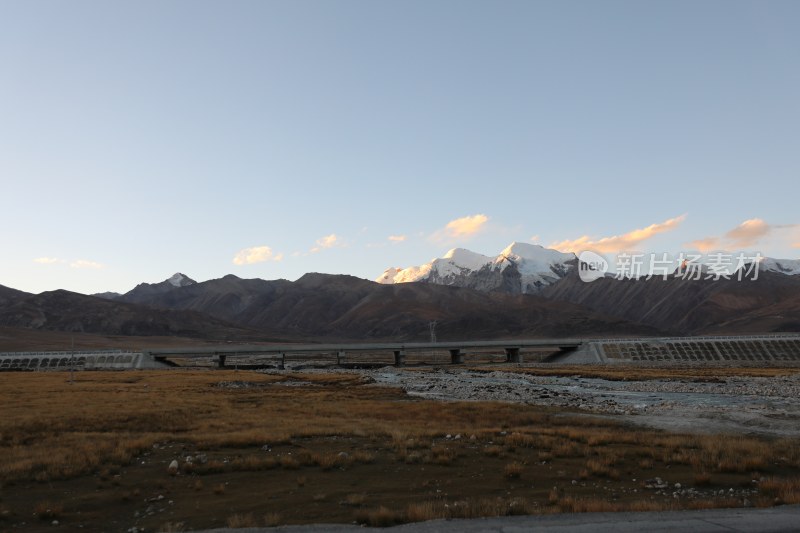 中国西藏琼姆岗嘎雪山