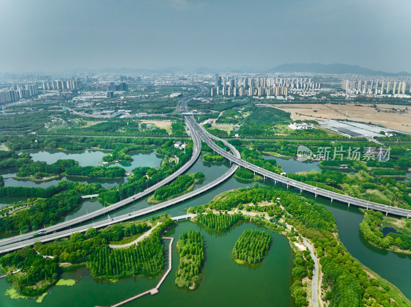 航拍水上公路