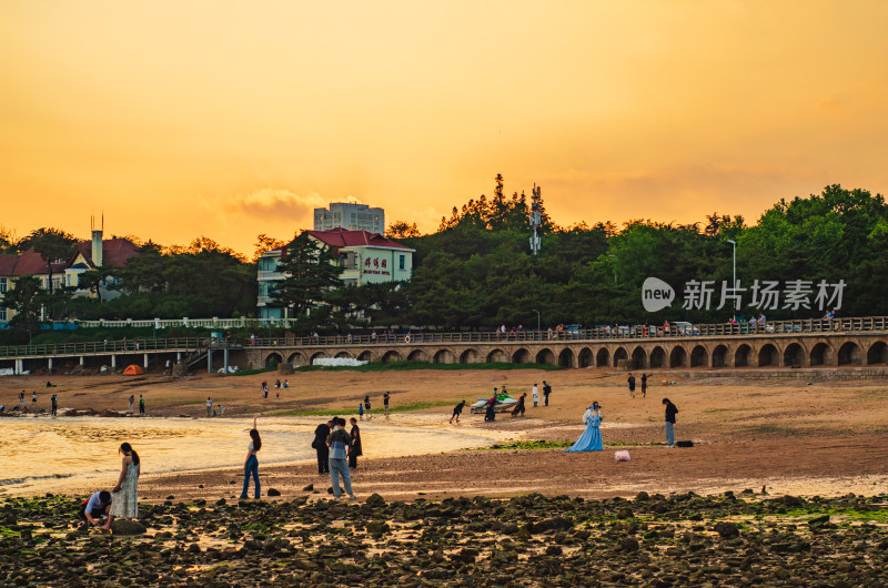 青岛太平角公园，沿海一线的黄昏风景