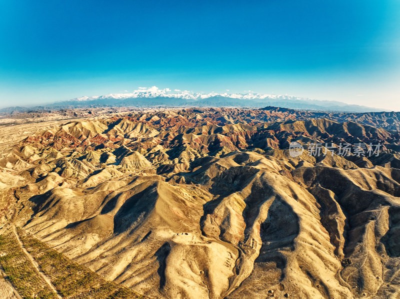 新疆百里丹霞风景区