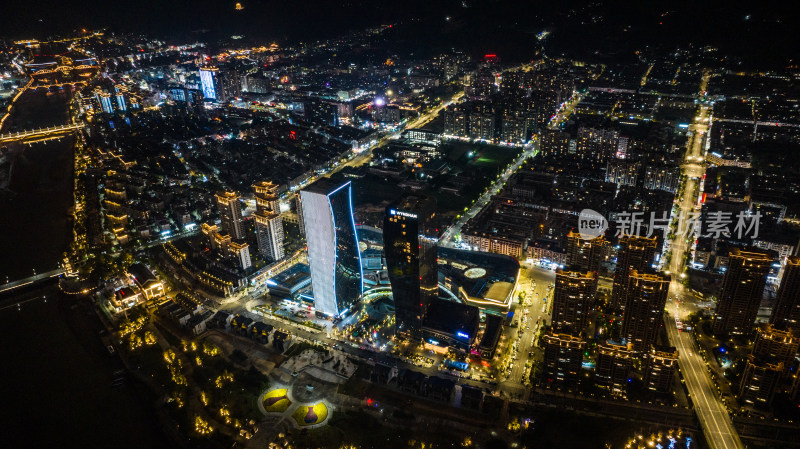 浙江丽水龙泉市夜景万达广场灯火通明