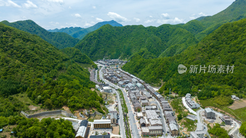 航拍湖北神农架大九湖镇