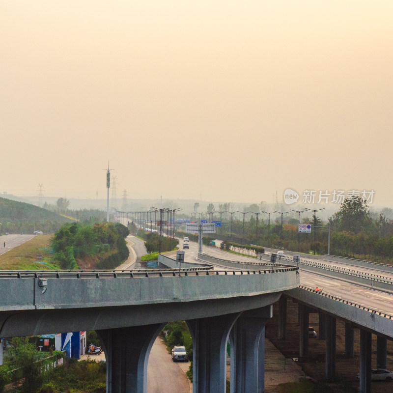 洛阳市夕阳下的立交桥