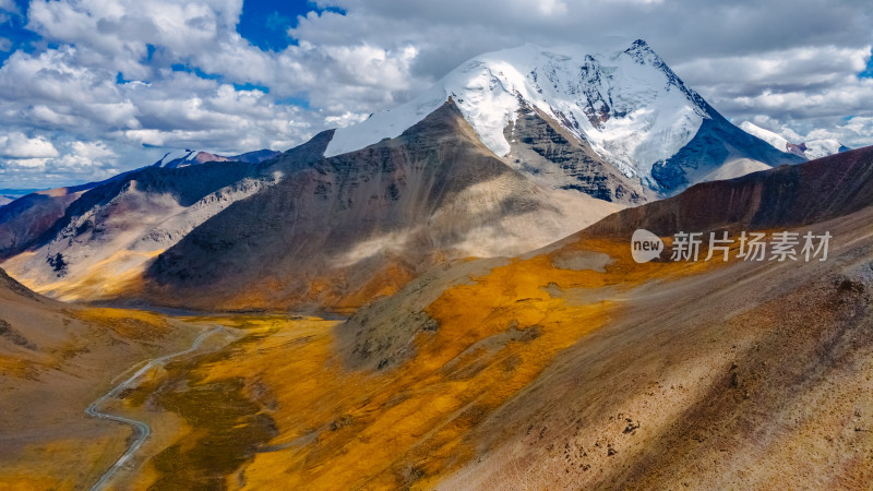 西藏阿里卡若拉冰川