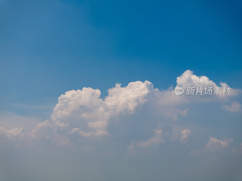 蓝天白云晴空背景